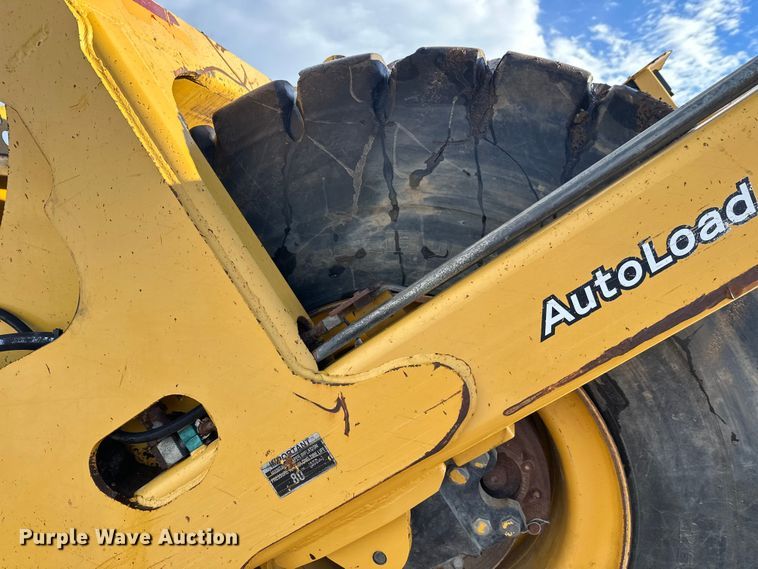 image for item DT6475 John Deere 2112C scraper