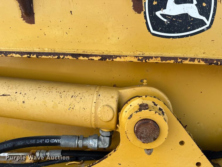 image for item DT6475 John Deere 2112C scraper