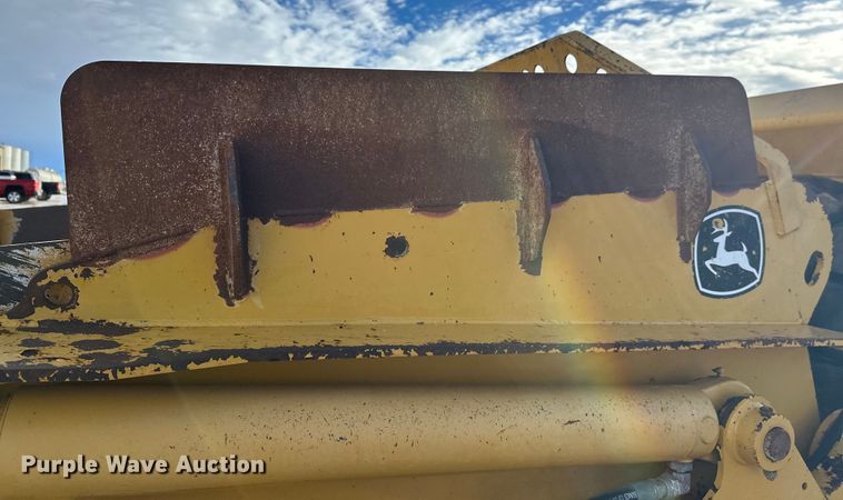 image for item DT6475 John Deere 2112C scraper