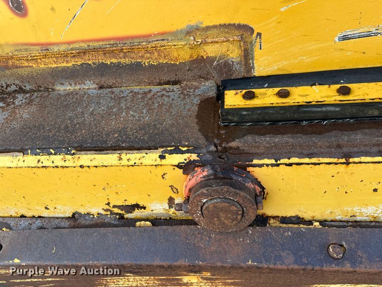 image for item DT6475 John Deere 2112C scraper