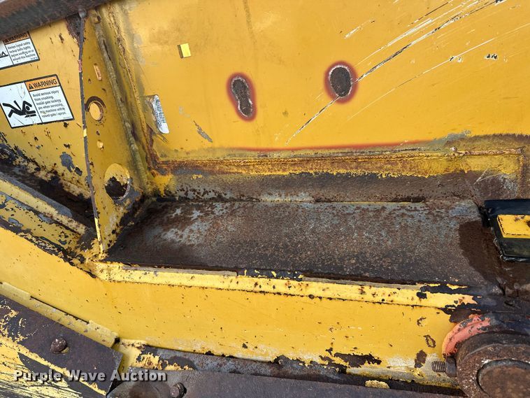 image for item DT6475 John Deere 2112C scraper