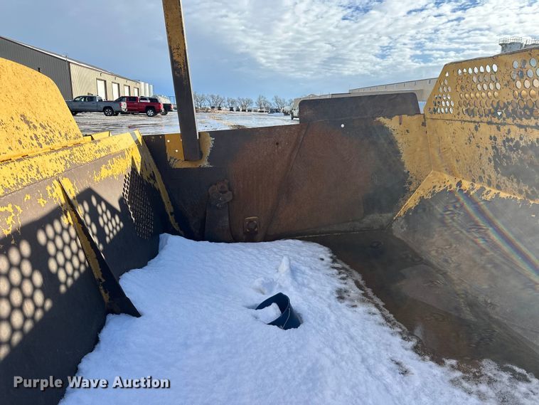 image for item DT6475 John Deere 2112C scraper