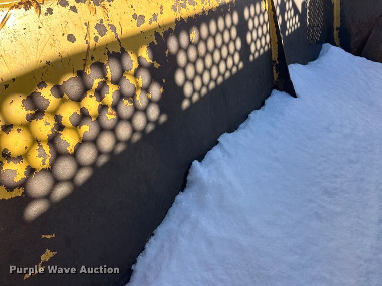 image for item DT6475 John Deere 2112C scraper