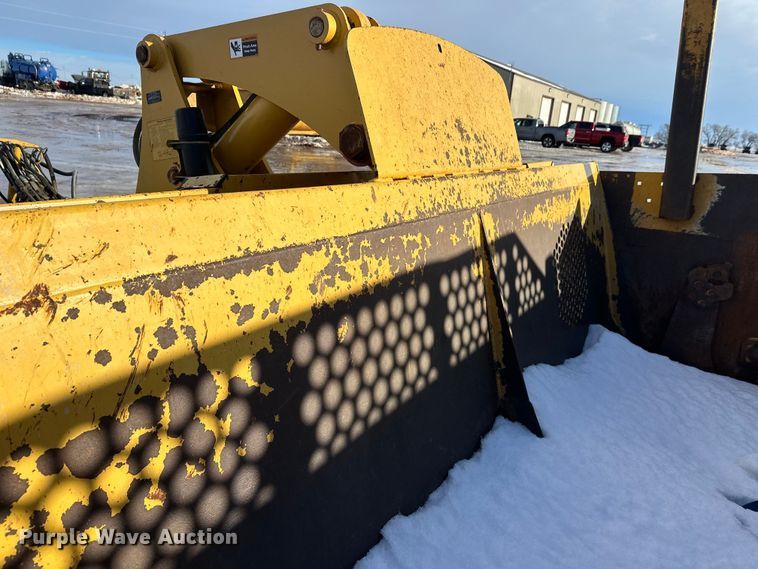 image for item DT6475 John Deere 2112C scraper