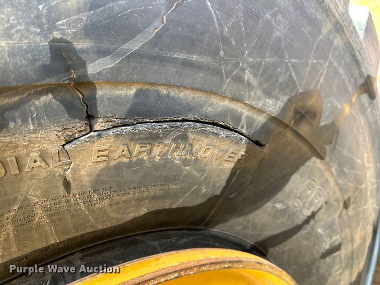 image for item DT6475 John Deere 2112C scraper