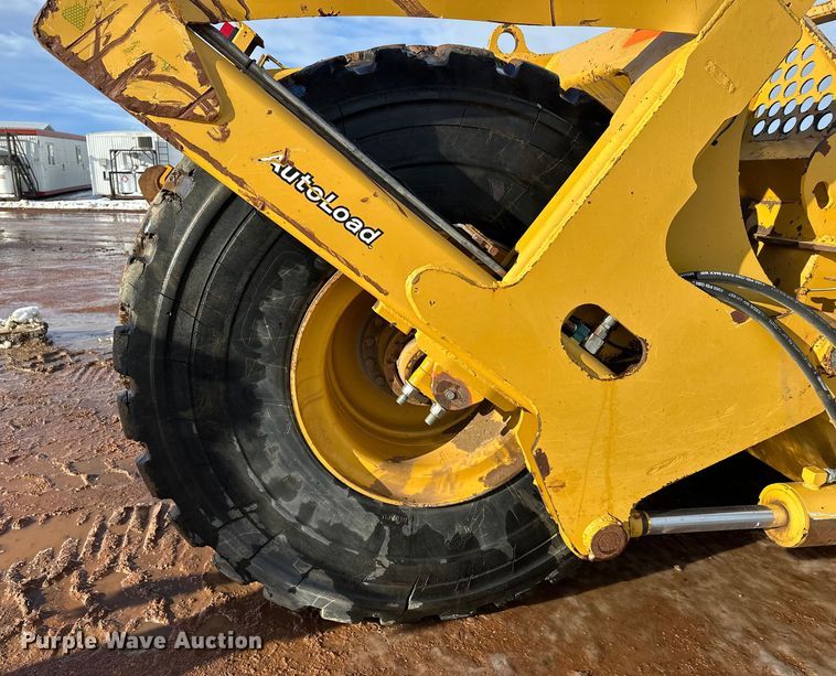 image for item DT6475 John Deere 2112C scraper