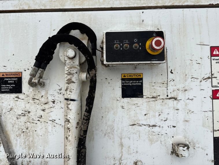 image for item DT6480 2013 Roadtec SX-6E soil stabilizer / recycler