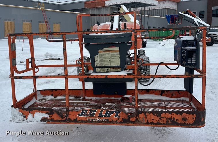 image for item DT6481 2007 JLG 400S boom lift