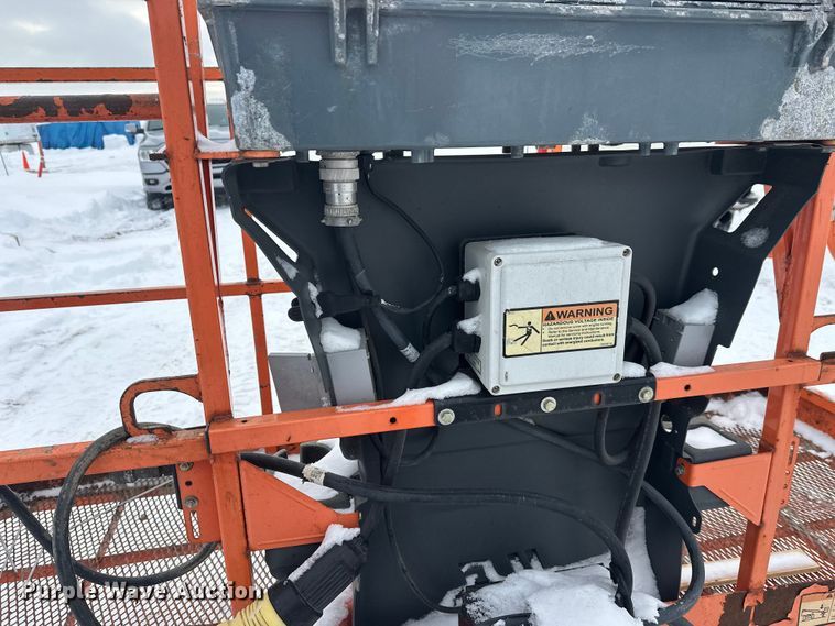 image for item DT6481 2007 JLG 400S boom lift