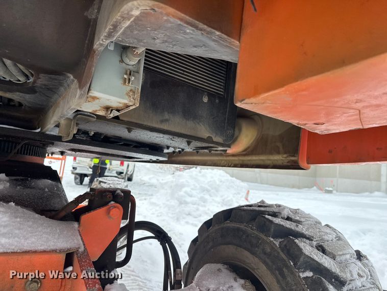 image for item DT6481 2007 JLG 400S boom lift