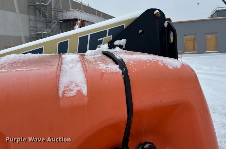 image for item DT6481 2007 JLG 400S boom lift