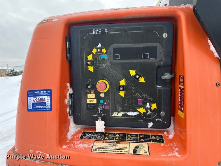image for item DT6481 2007 JLG 400S boom lift