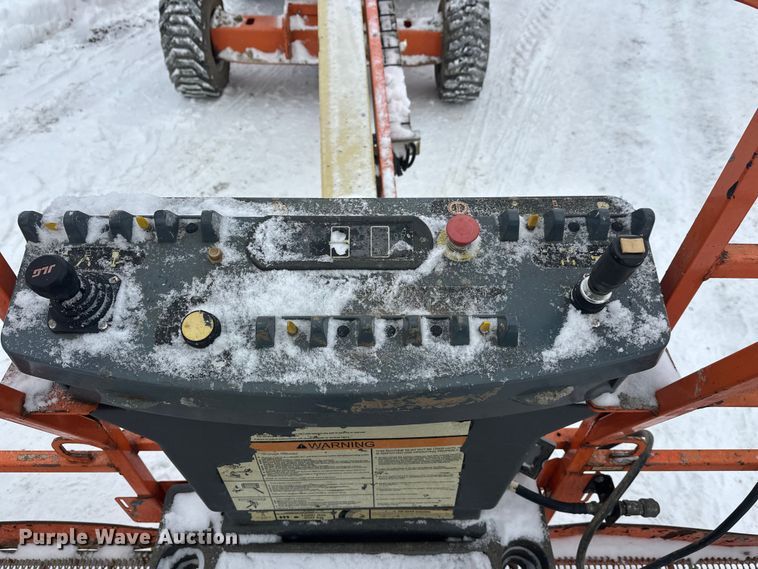 image for item DT6481 2007 JLG 400S boom lift