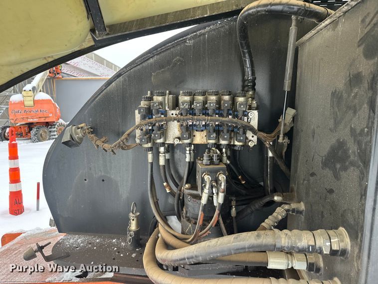 image for item DT6481 2007 JLG 400S boom lift