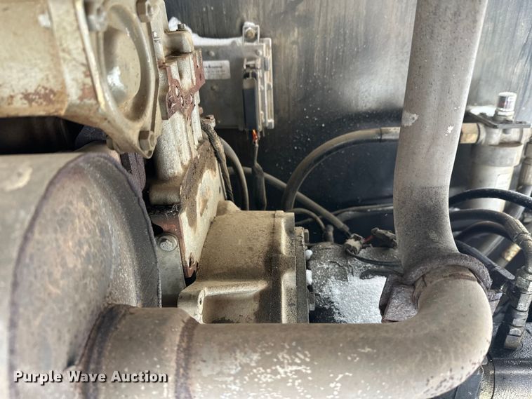 image for item DT6481 2007 JLG 400S boom lift