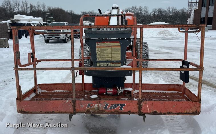 image for item DT6483 2006 JLG 600S boom lift