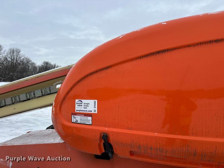 image for item DT6483 2006 JLG 600S boom lift