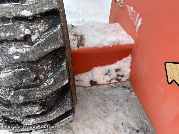 image for item DT6483 2006 JLG 600S boom lift