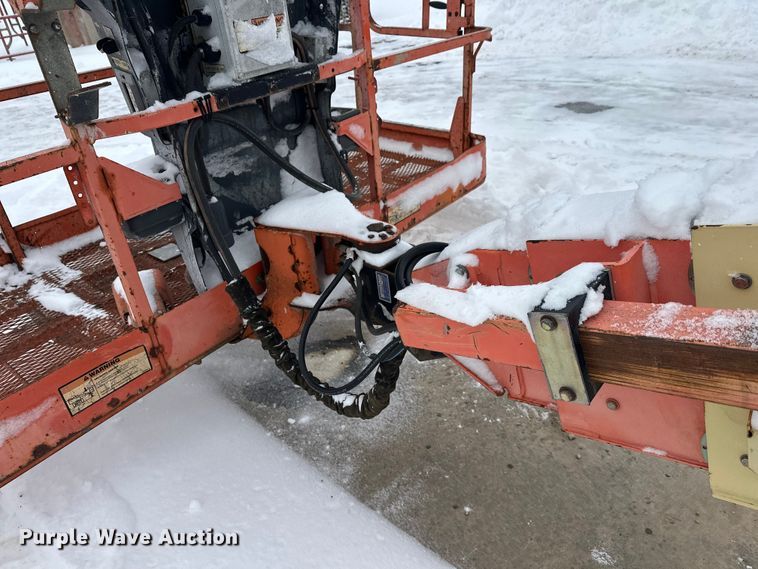 image for item DT6483 2006 JLG 600S boom lift