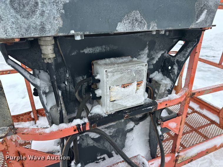 image for item DT6483 2006 JLG 600S boom lift