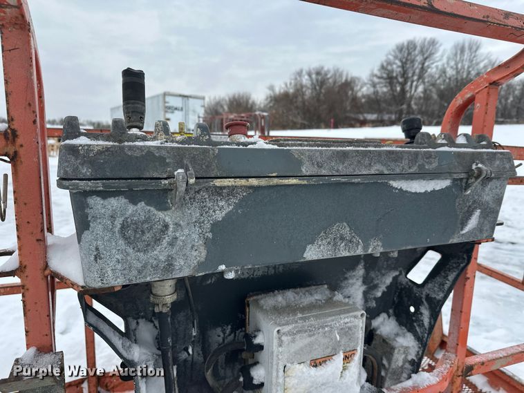 image for item DT6483 2006 JLG 600S boom lift