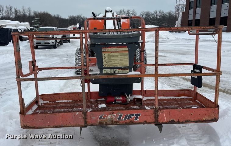 image for item DT6483 2006 JLG 600S boom lift