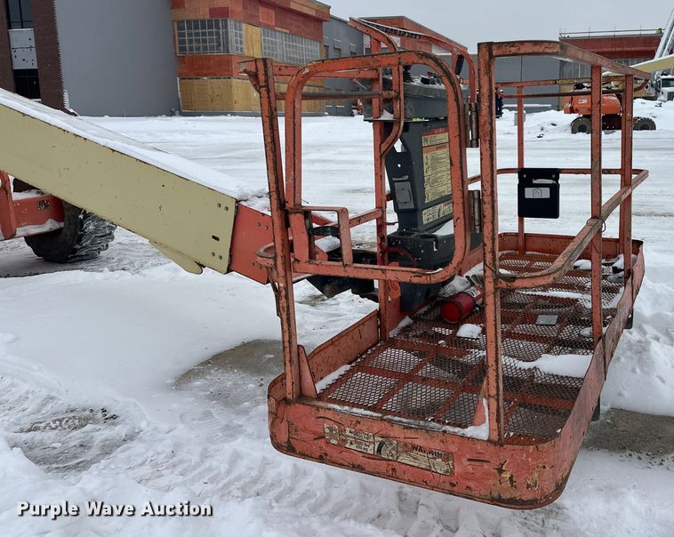 image for item DT6483 2006 JLG 600S boom lift