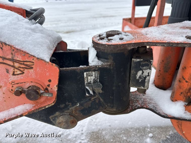 image for item DT6483 2006 JLG 600S boom lift