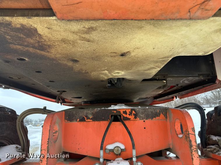 image for item DT6483 2006 JLG 600S boom lift