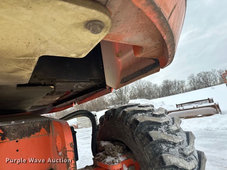 image for item DT6483 2006 JLG 600S boom lift