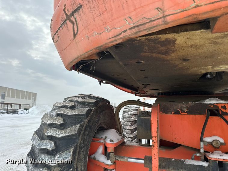 image for item DT6483 2006 JLG 600S boom lift