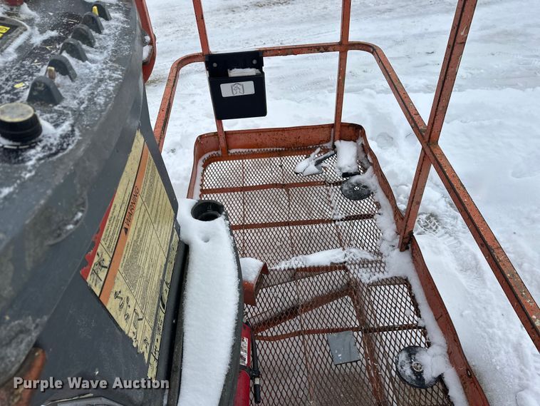 image for item DT6483 2006 JLG 600S boom lift