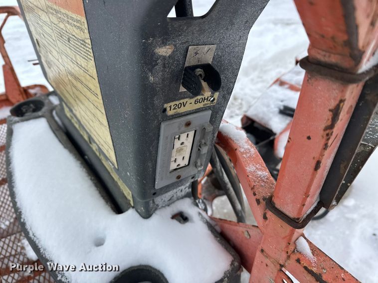 image for item DT6483 2006 JLG 600S boom lift