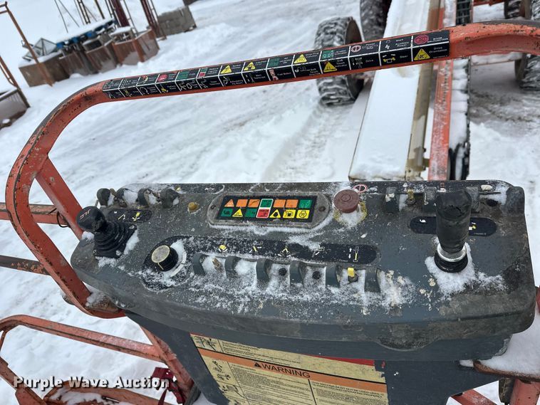 image for item DT6483 2006 JLG 600S boom lift