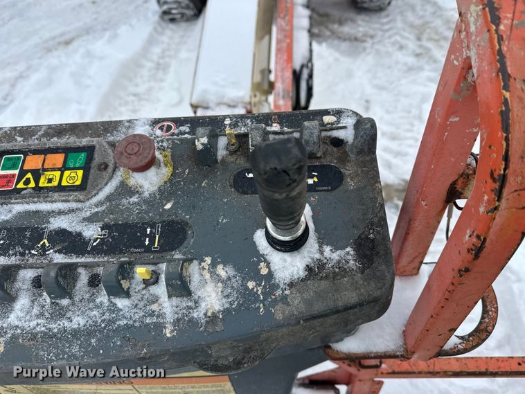 image for item DT6483 2006 JLG 600S boom lift