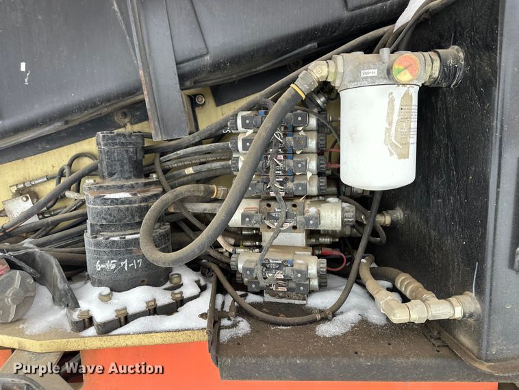 image for item DT6483 2006 JLG 600S boom lift