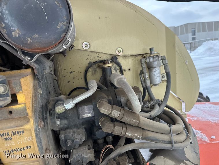 image for item DT6483 2006 JLG 600S boom lift