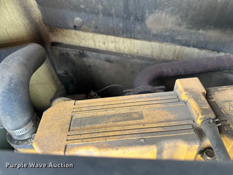 image for item DT6483 2006 JLG 600S boom lift