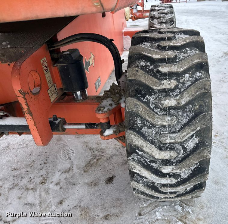 image for item DT6483 2006 JLG 600S boom lift