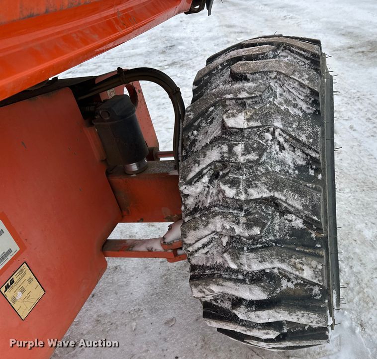 image for item DT6483 2006 JLG 600S boom lift