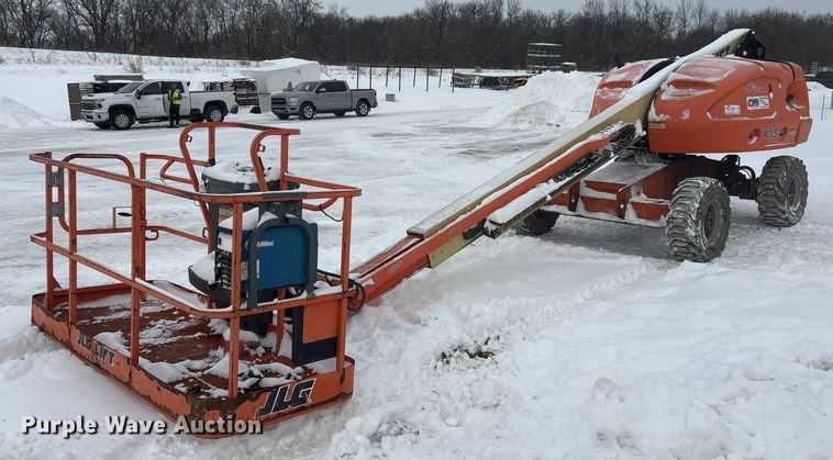 image for item DT6484 2001 JLG 400S boom lift