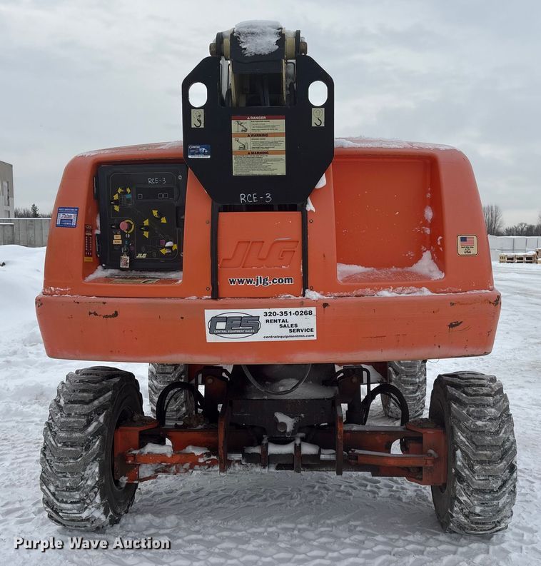 image for item DT6484 2001 JLG 400S boom lift