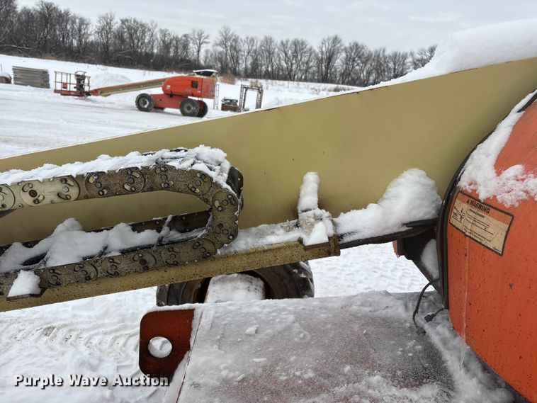 image for item DT6484 2001 JLG 400S boom lift