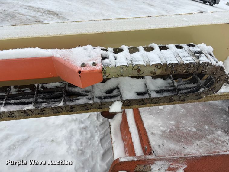 image for item DT6484 2001 JLG 400S boom lift