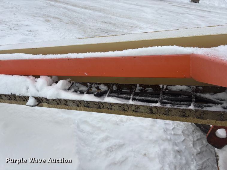 image for item DT6484 2001 JLG 400S boom lift