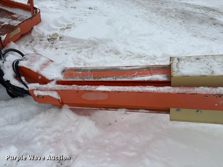 image for item DT6484 2001 JLG 400S boom lift