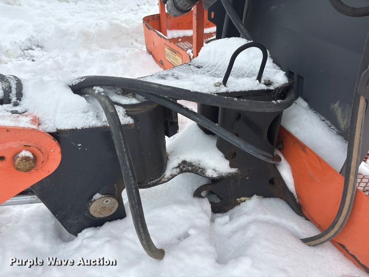 image for item DT6484 2001 JLG 400S boom lift