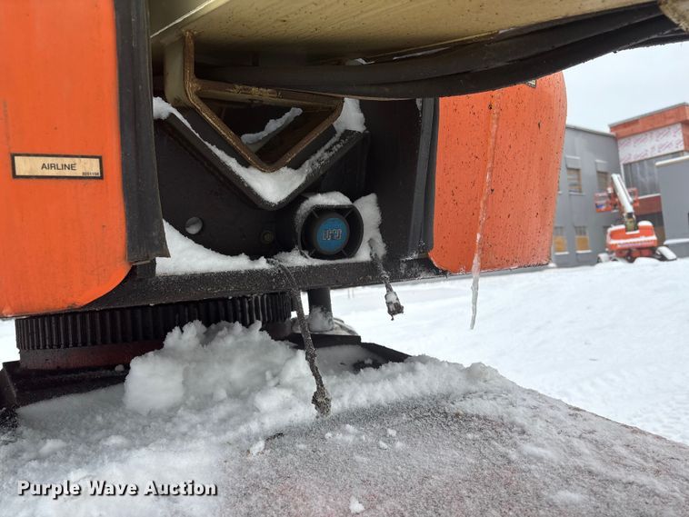 image for item DT6484 2001 JLG 400S boom lift