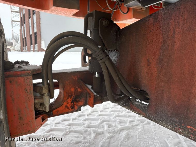 image for item DT6484 2001 JLG 400S boom lift