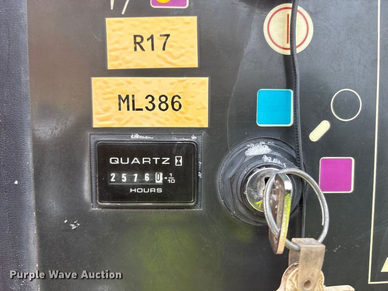 image for item DT6484 2001 JLG 400S boom lift